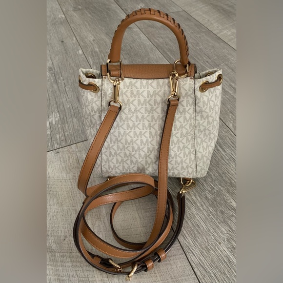 Michael Kors Viv extra small backpack - Picture 2 of 7